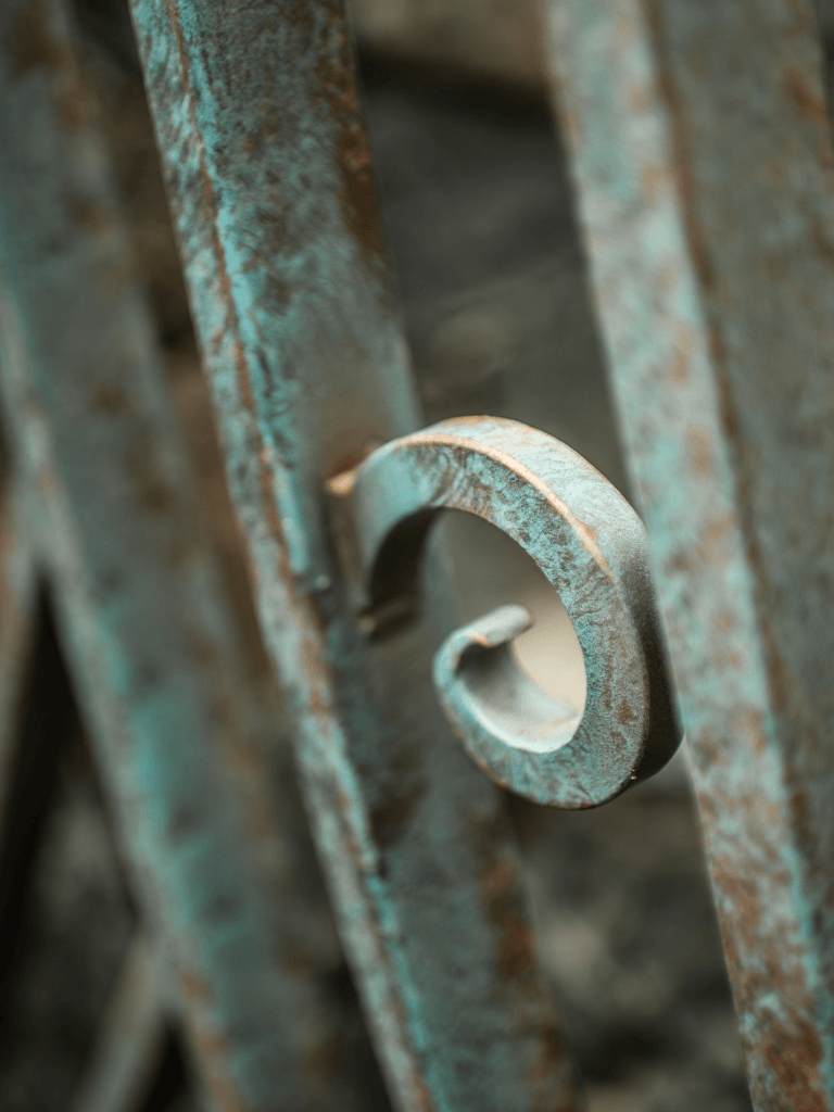 Steel gate curl with Patina Effect